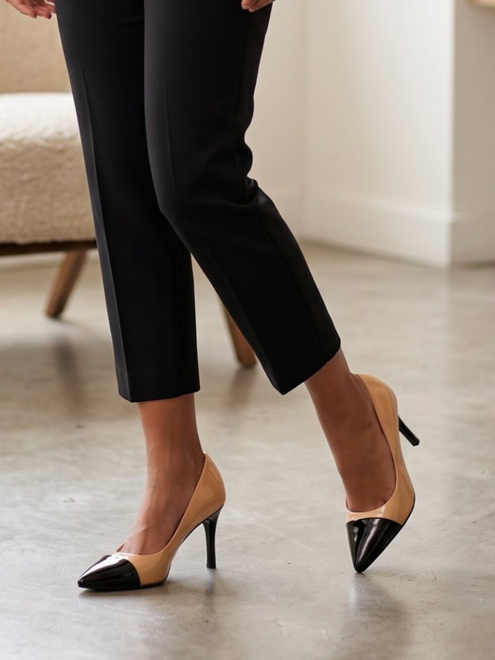 Isaac Mizrahi Isjabria Beige Black Cap Toe Pointed Stiletto Pump 7.5
